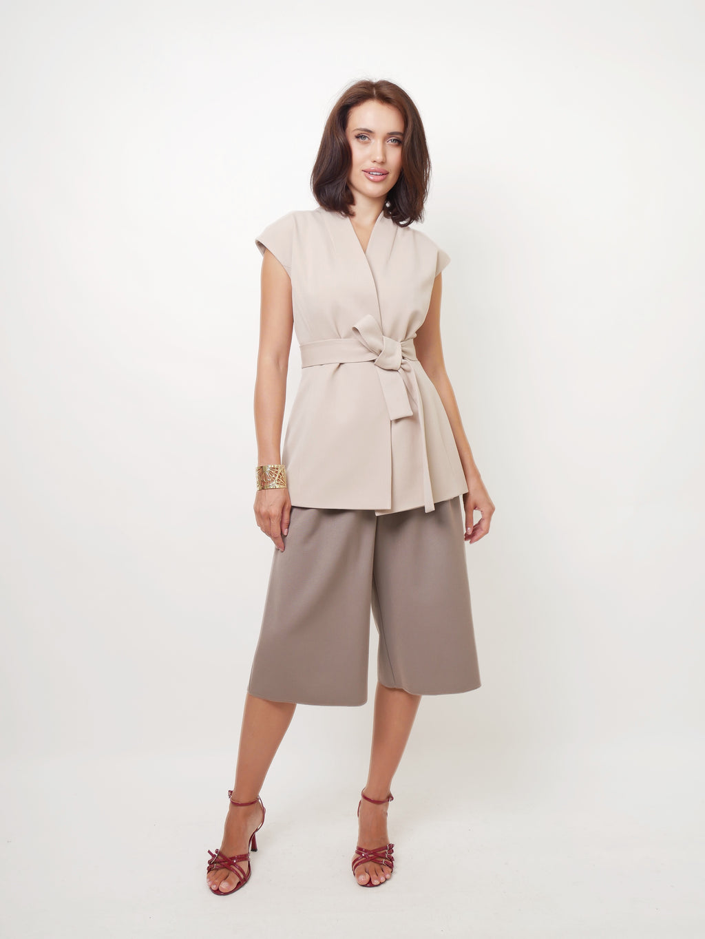 Vesta pale beige