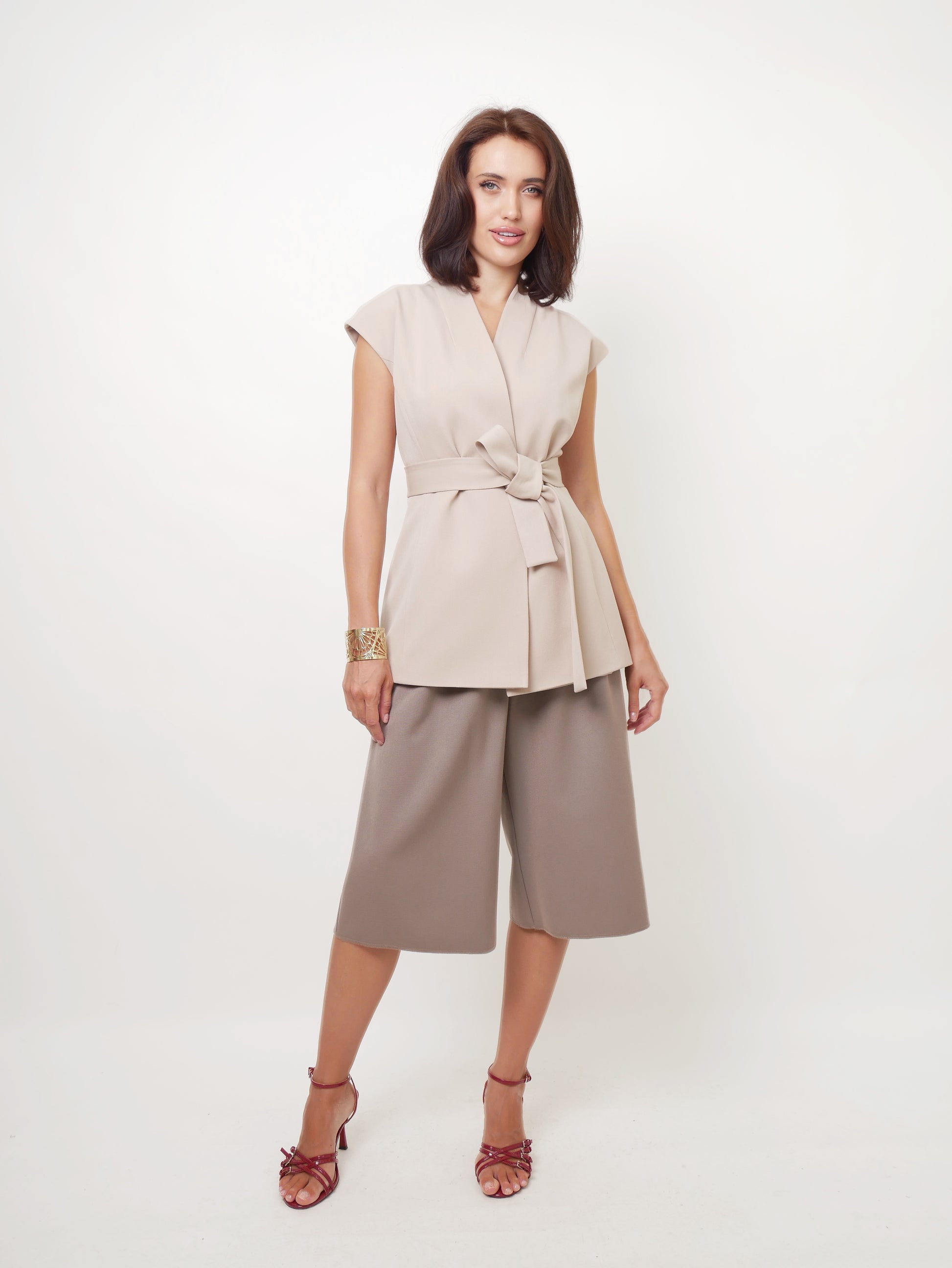 Vesta pale beige